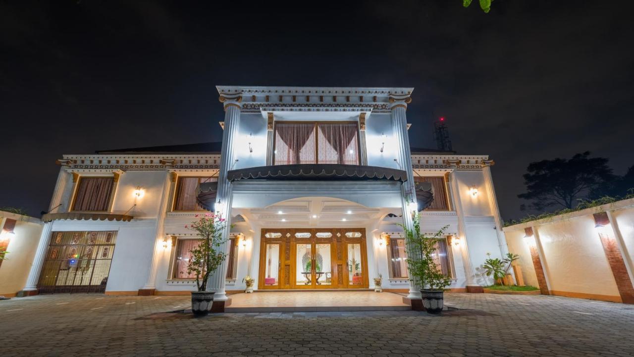 Sartini Inn Jogja Yogyakarta Exterior foto
