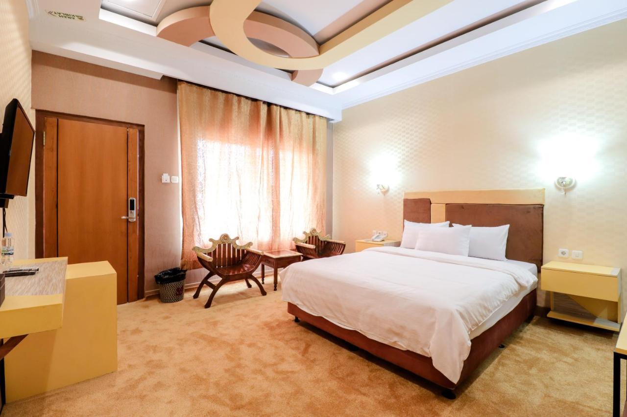 Sartini Inn Jogja Yogyakarta Exterior foto