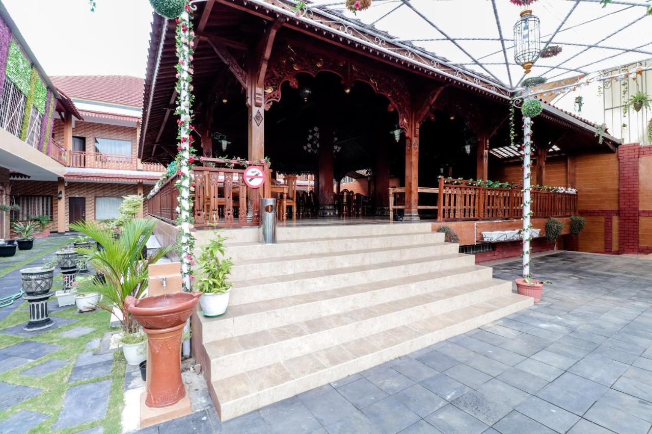 Sartini Inn Jogja Yogyakarta Exterior foto